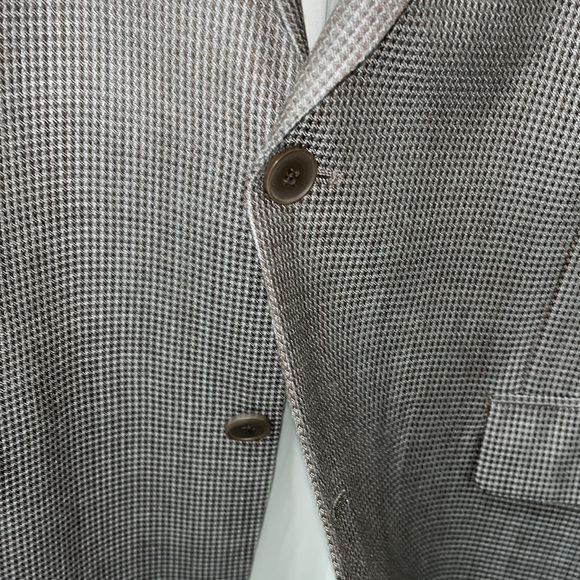 Calvin Klein Sports Jacket in EUC.42L 70% Wool @ 30% Silk. - Picture 8 of 14
